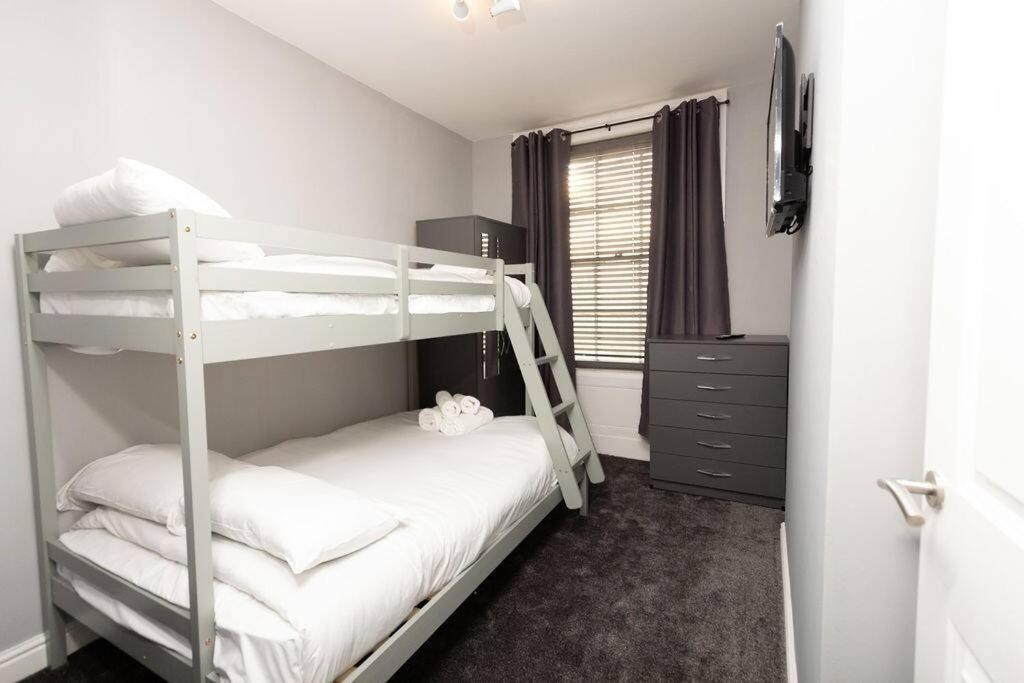 Lavish 2Bed Apartment In The Heart Of Birkenhead Exterior foto