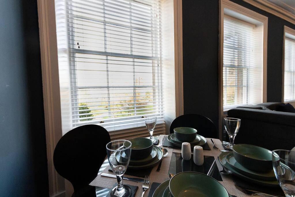 Lavish 2Bed Apartment In The Heart Of Birkenhead Exterior foto