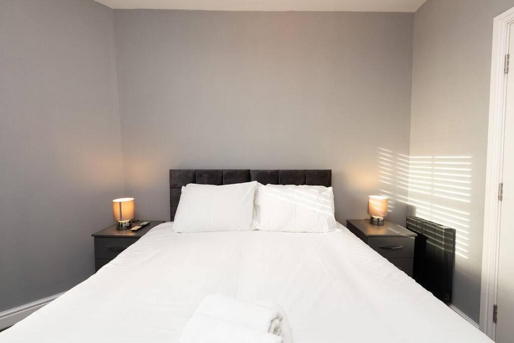 Lavish 2Bed Apartment In The Heart Of Birkenhead Exterior foto