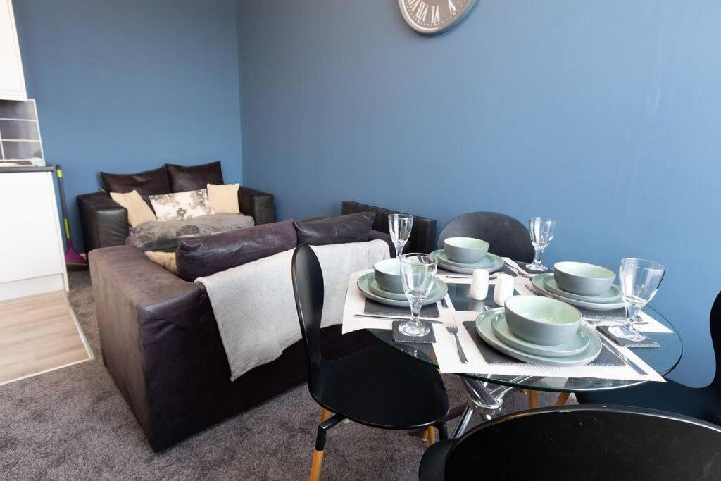 Lavish 2Bed Apartment In The Heart Of Birkenhead Exterior foto